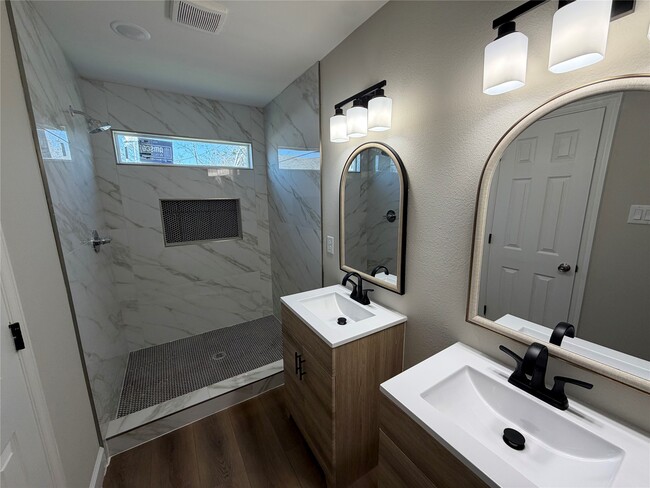 Photo - 1610 George Ave