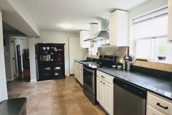 Photo - 111 Lakewood St