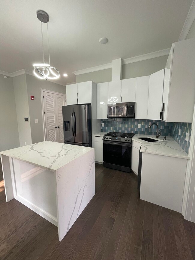 Photo - 31 Court House Pl Unit 301