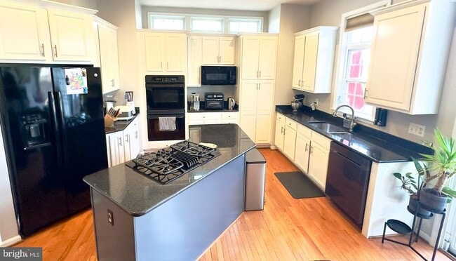 Photo - 43220 Becontree Terrace