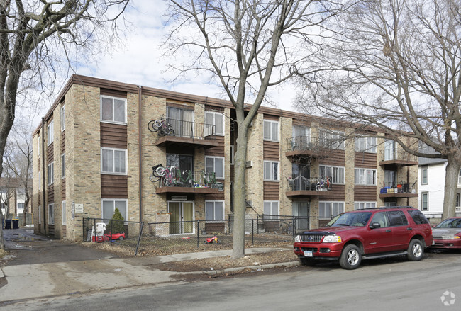 Building Photo - 2740 Pleasant Ave S Rental