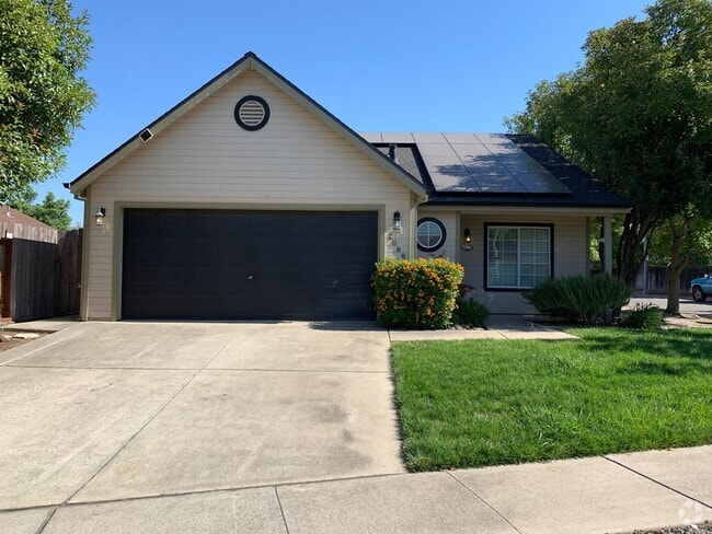 Building Photo - Updated 3 bedroom 2 bathroom close to Meri... Rental