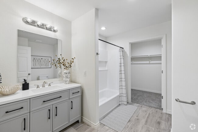 2BR, 2BA - 1,315SF - Primary Bathroom