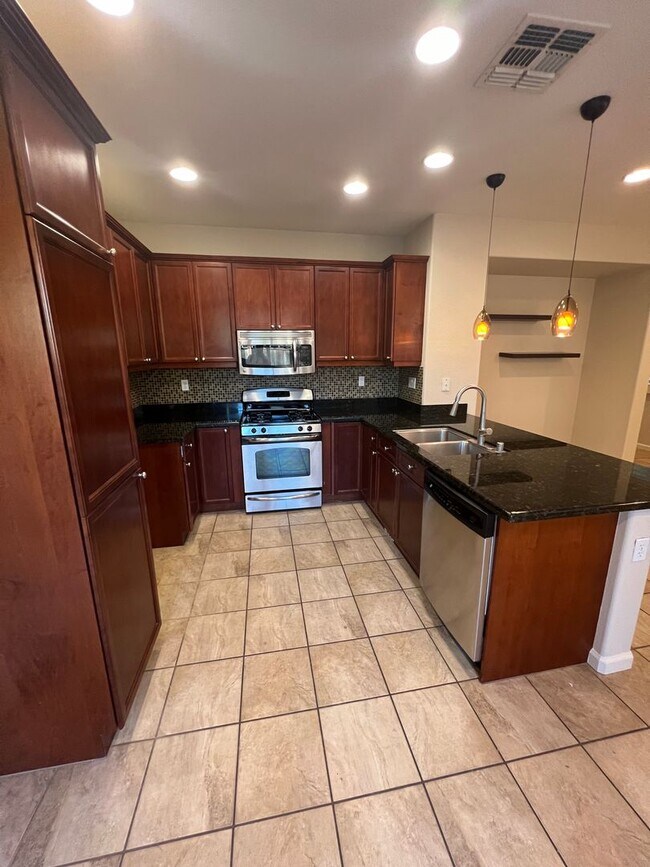 Prime Location in Roseville! 3 Bedroom Low... House House Rental in