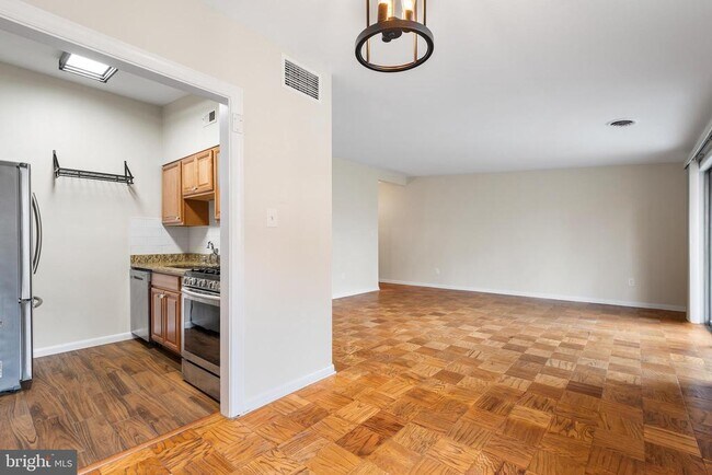Photo - 10428 ROCKVILLE PIK Unit 10428