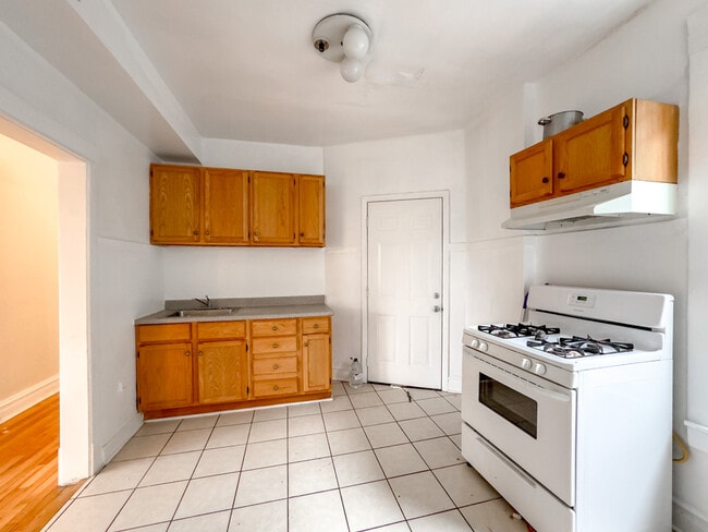 Photo - 5000 N Sawyer Ave Unit E3