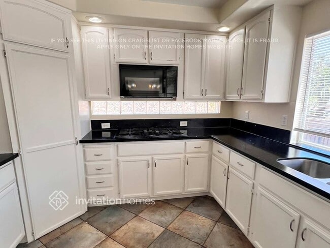 Photo - 280 Plaza Carmelina Ct