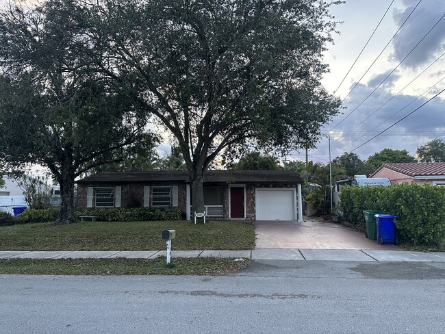 Photo - 1841 SW 46th Ave Casa