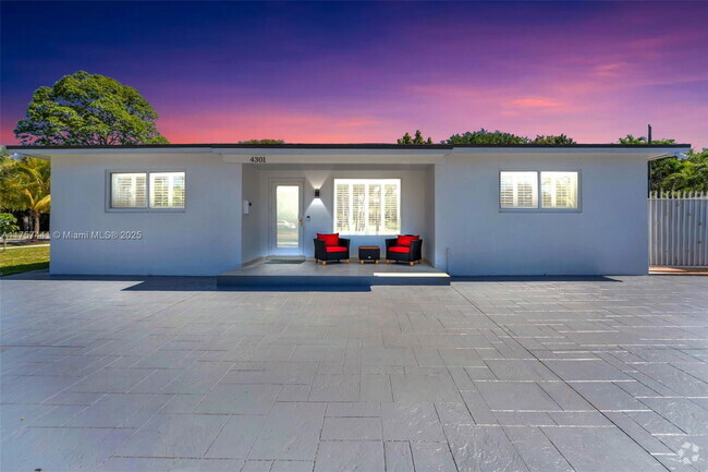 Building Photo - 4301 SW 85th Ave Rental