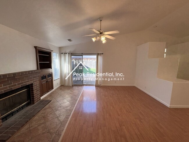Photo - Charming 3bd/2ba Elk Grove Home With 2 Car Garage!