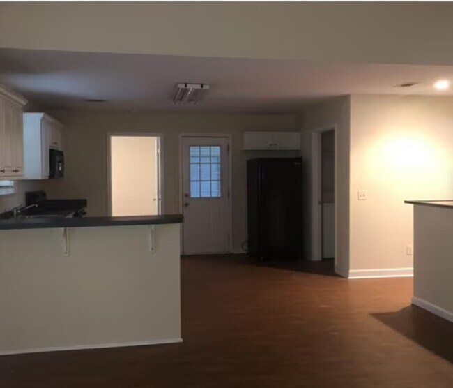 Photo - 807 King Arthur Dr