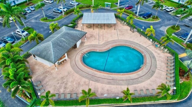 Photo - 1020 Exeter Unit 1020