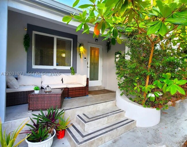Photo - 11 NW 47th St