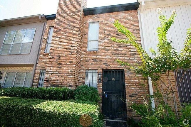 Building Photo - 6111 Beverly Hill St Unit 70 Rental