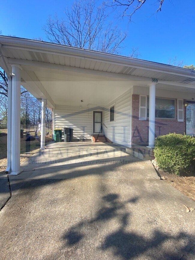 303 S Longfield Ave