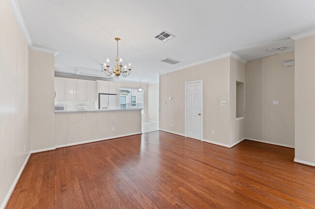 Photo - 2905 Crawford St