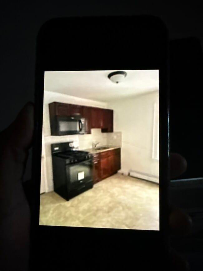 Kitchen - 119 Lyons Ave Unit Floor 3