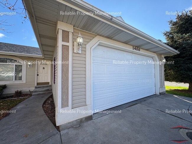 Photo - 1400 Falcon Dr