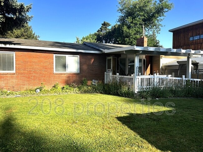 Building Photo - 1209 N Roosevelt St Rental