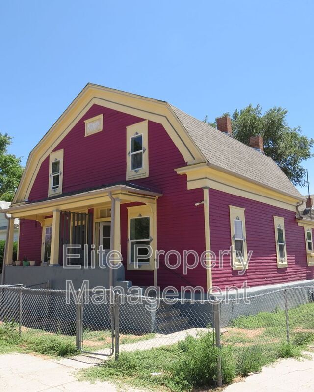 Building Photo - 626 W 11th St Rental
