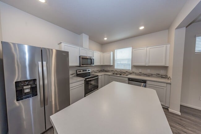 Photo - Three bedroom townhouse in Hazel Dell - Central Air Conditioning