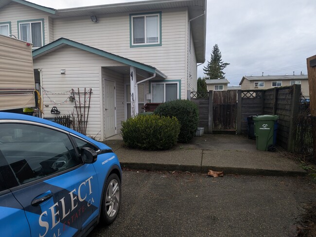 Building Photo - 9235 Woodbine St Unit 4