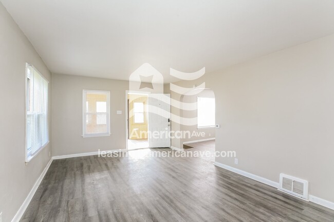 Photo - 1253 N Meade St