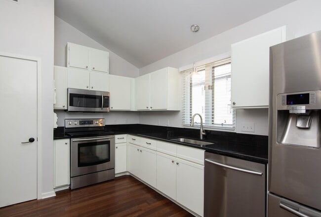 Building Photo - 727 Harpeth Trace Dr Unit N/A