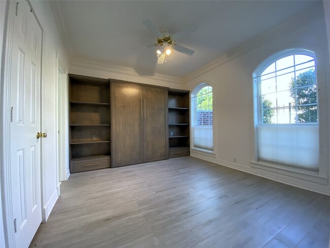 Photo - 2506 Van Buren St