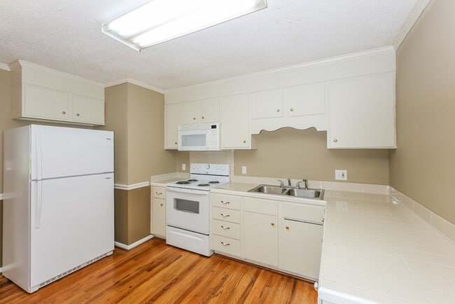 Photo - 24 Prestbury Dr