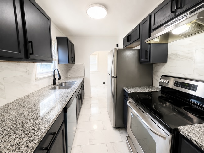 Photo - 6425 Hagerwood Rd