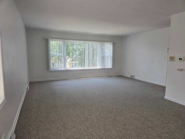 Photo - 6039 N Artesian Ave Unit 2