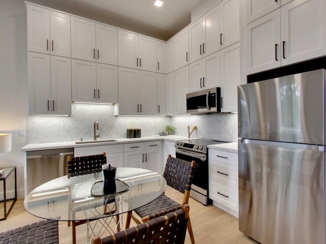Photo - 635 Fulton St Unit 7