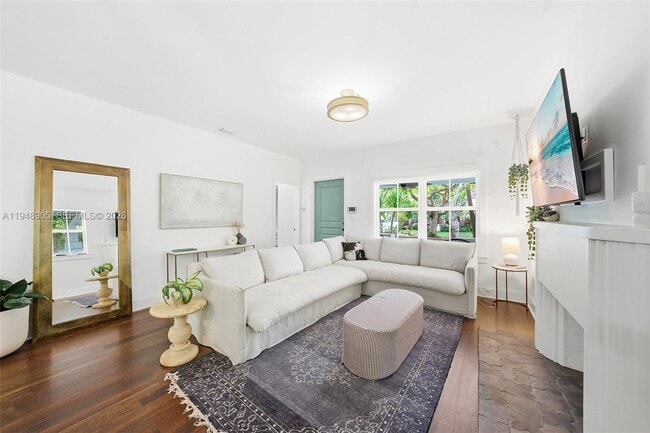 Photo - 71 NE 46th St