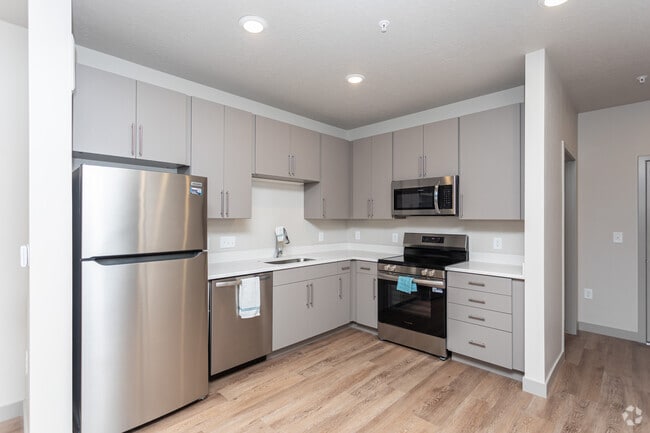 1BR, 1BA - 510SF - Kitchen - The Howick
