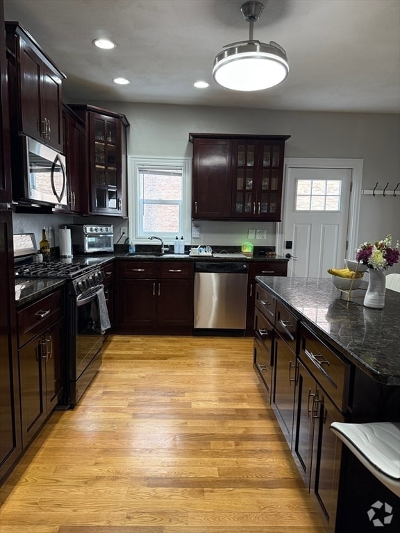 Building Photo - 273 Dorchester St Unit 1 Rental