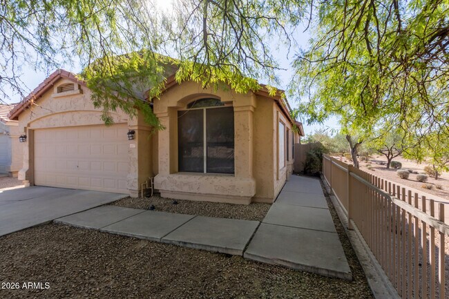 4607 E Abraham Ln