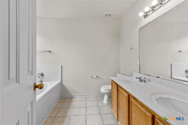 Photo - 5206 Oster Dr