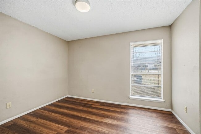 Photo - 5200 Nuckols Crossing Rd