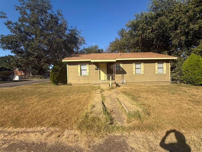 Building Photo - Cozy 3 Bedroom Family Home
