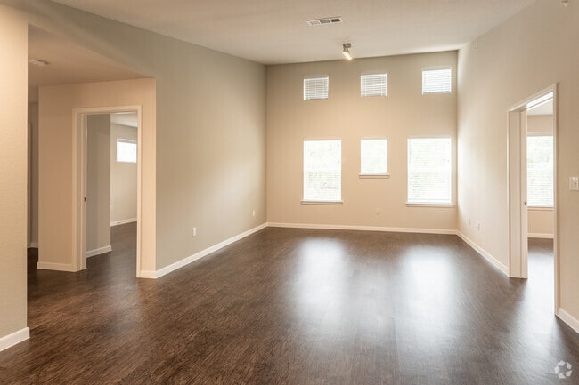 3BR, 2BA - 1148SF