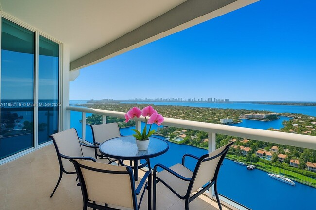 Building Photo - 4779 Collins Ave Unit 4006 Rental