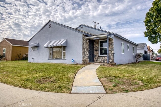Building Photo - 13903 S Zamora Ave