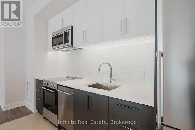 Photo - 2525 Bathurst St Unit 803