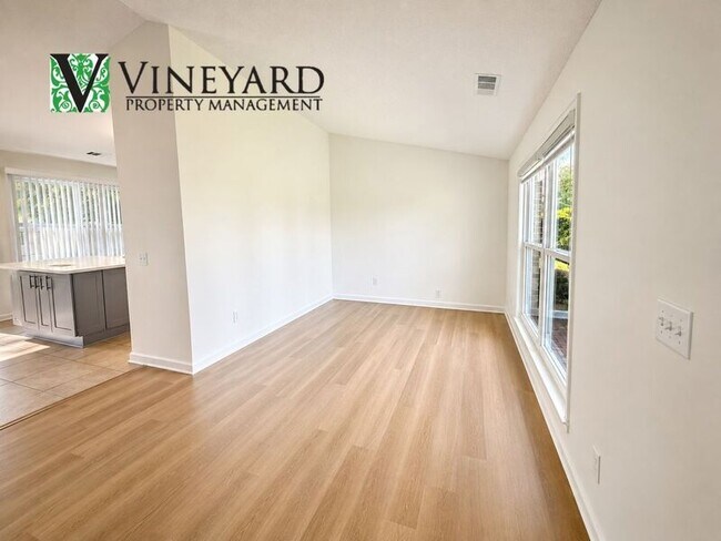 Photo - 414 Darter Dr NW