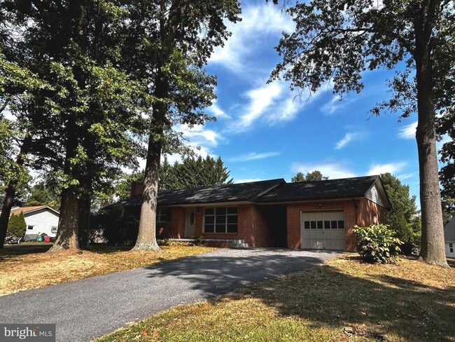 Building Photo - 985 Tasker Rd Rental