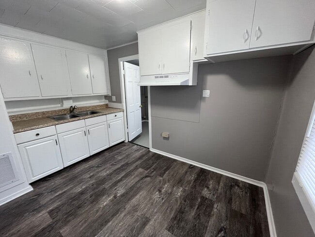 Photo - 2714 Manford St