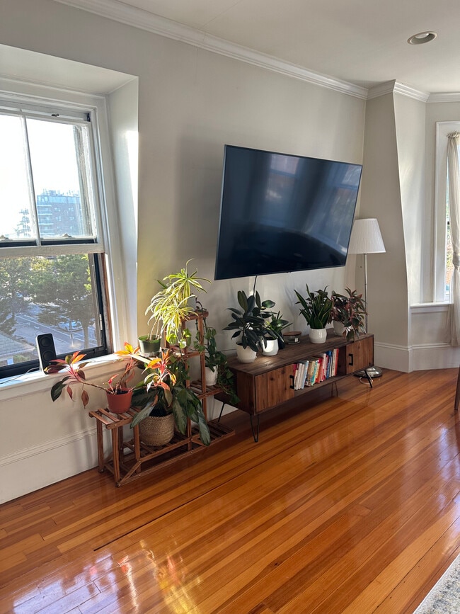 400 Broadway Unit 7