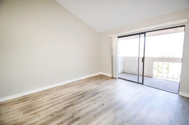 Photo - 336 S Travelodge Dr