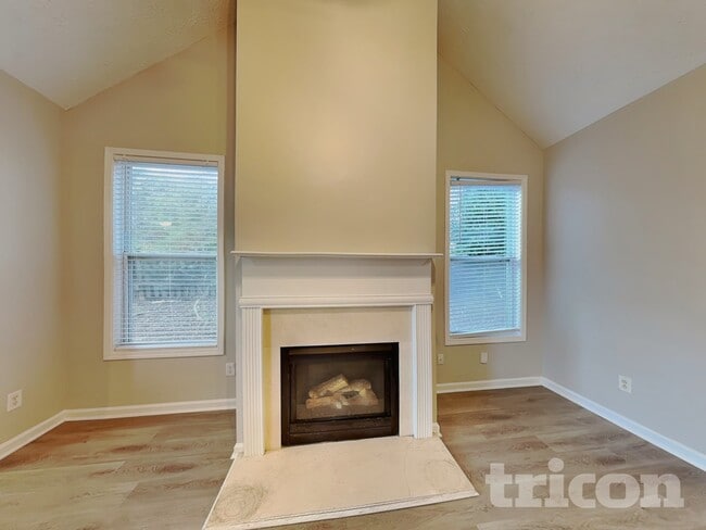 Photo - 2350 Dalton Park House